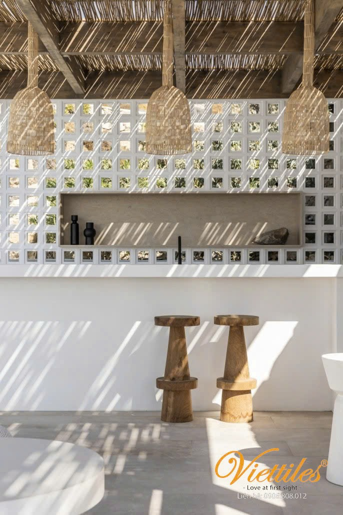 Designing a beautiful façade with ventilation bricks.