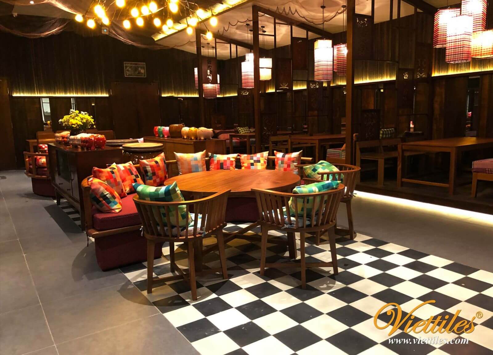 Viettiles's cement tiles with black and white colors is trusted and used by Bep Nha Luc Tinh Restaurant