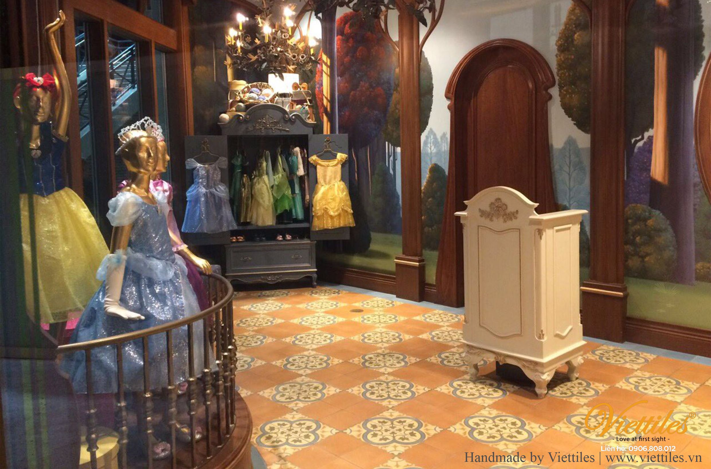 DISNEYLAND HONG KONG 