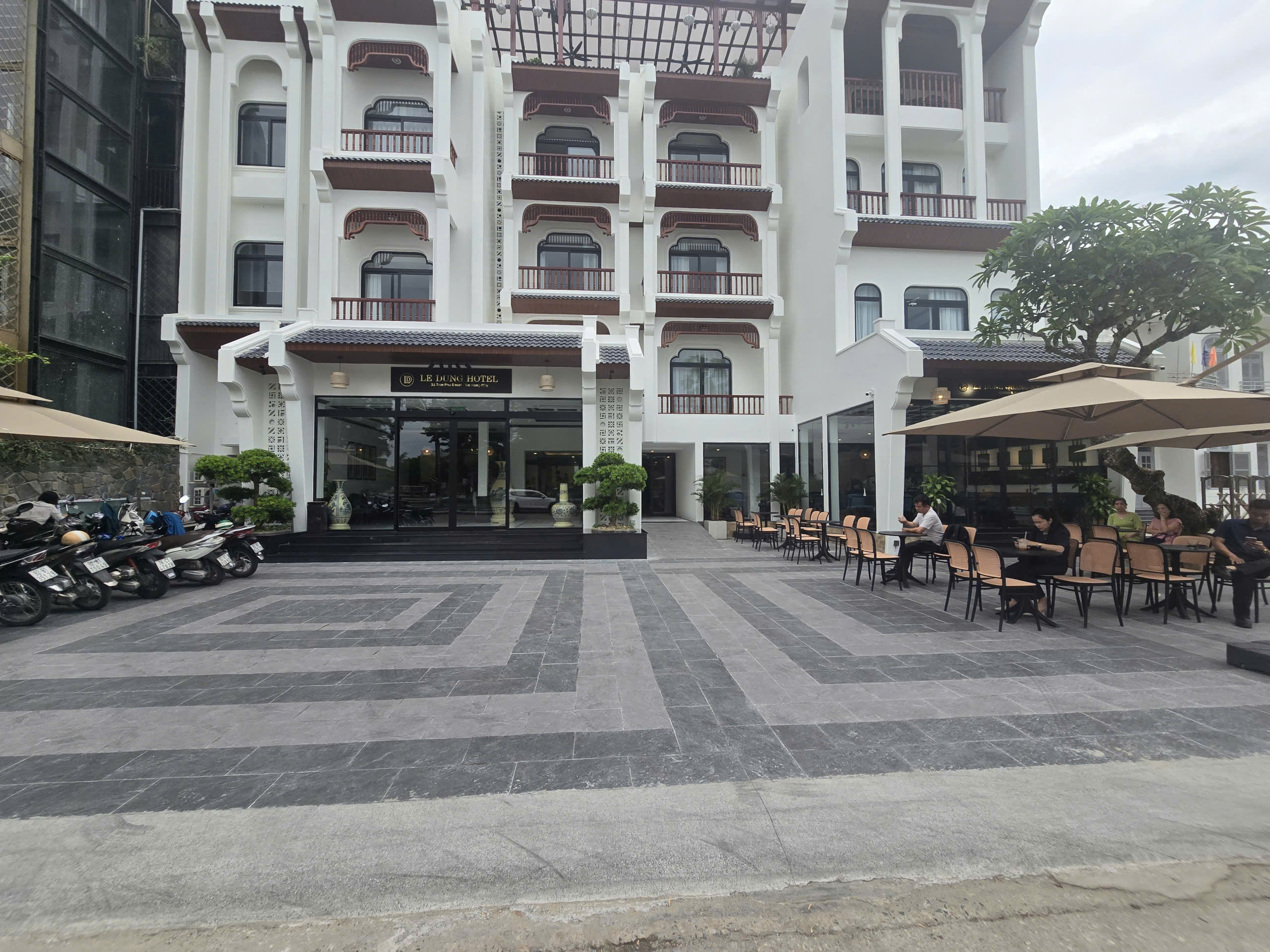 The Le Dung Hotel project, V20-098